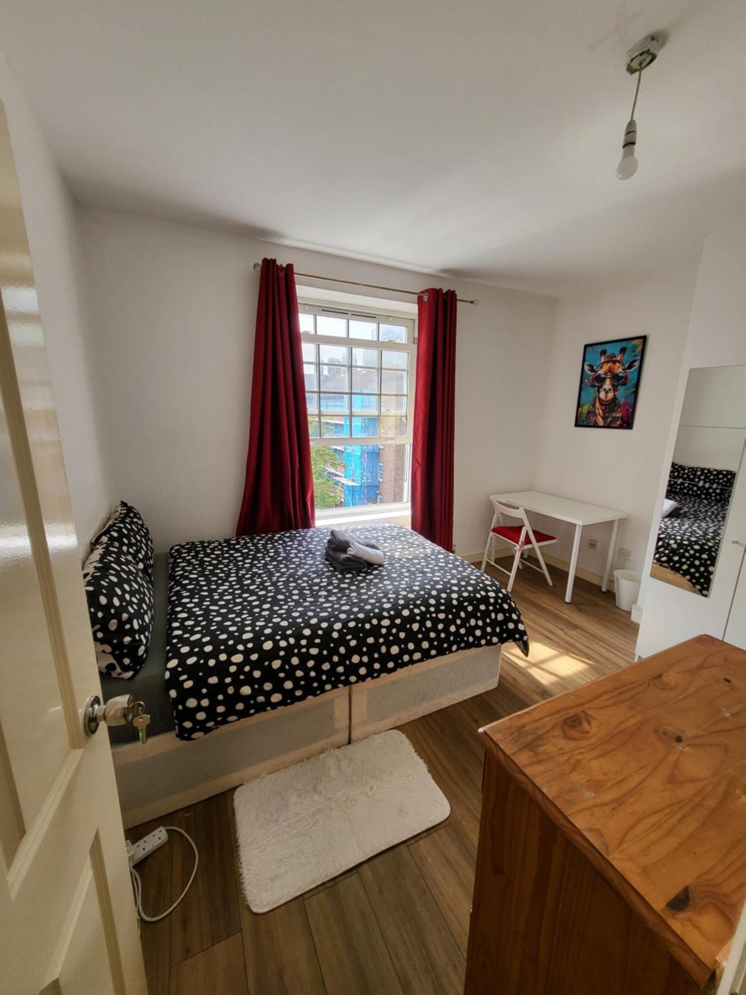 Marvellous For 8 People In Battersea - Zone 1, 3 Min Walking From The Main Station * Londen
